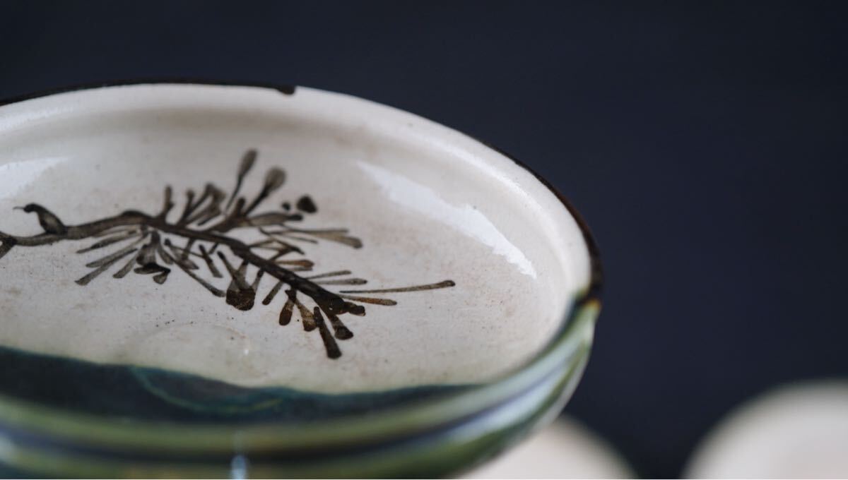 加藤作助 作 織部浅丸皿 10客 向付 美濃焼 小皿 和食器 懐石料理 加藤作助 作 織部浅丸皿 10客 向付 美濃焼 小皿 和食器 懐石料理