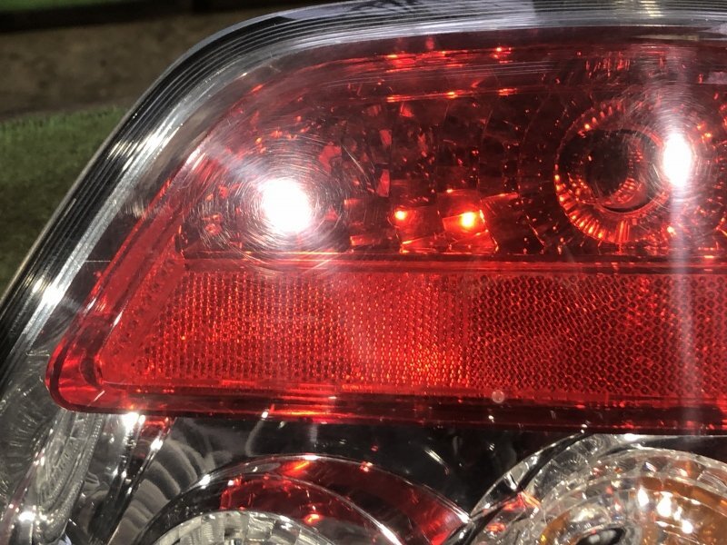 GG2/GG3/GGC/GGD/GGA/GD9/GDA/GDB Impreza последняя модель правый задний фонарь KOITO 220-20918