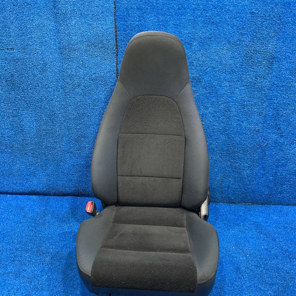 [AK-0025655][23]H14 Mazda Roadster NB поздняя версия 5 скорость VS NB6C [ передний сиденье партнер левый ] 597157