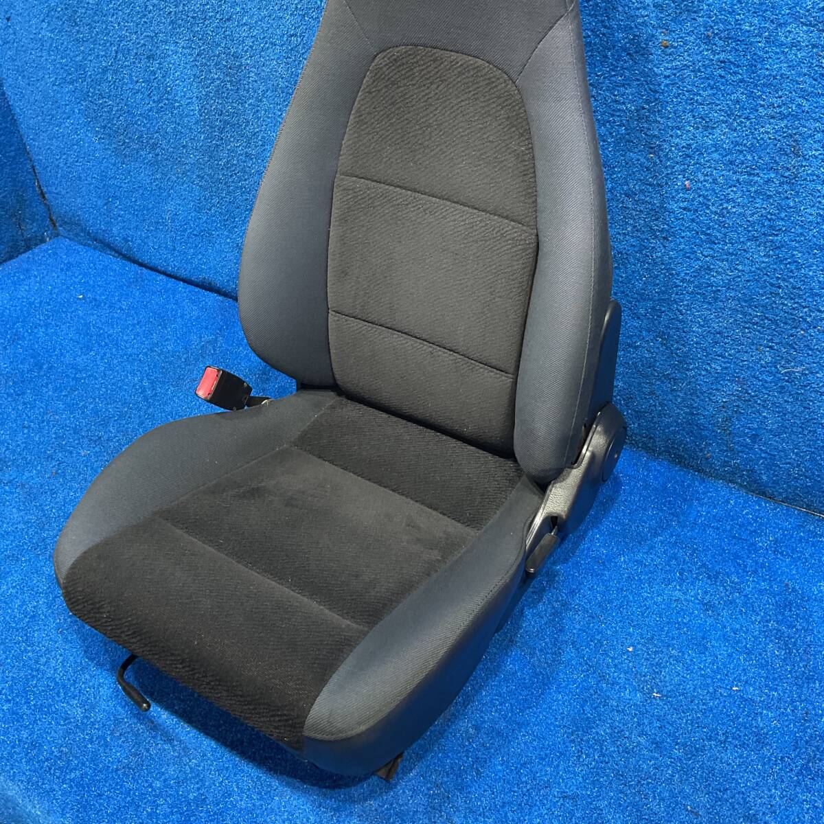 [AK-0025655][23]H14 Mazda Roadster NB поздняя версия 5 скорость VS NB6C [ передний сиденье партнер левый ] 597157
