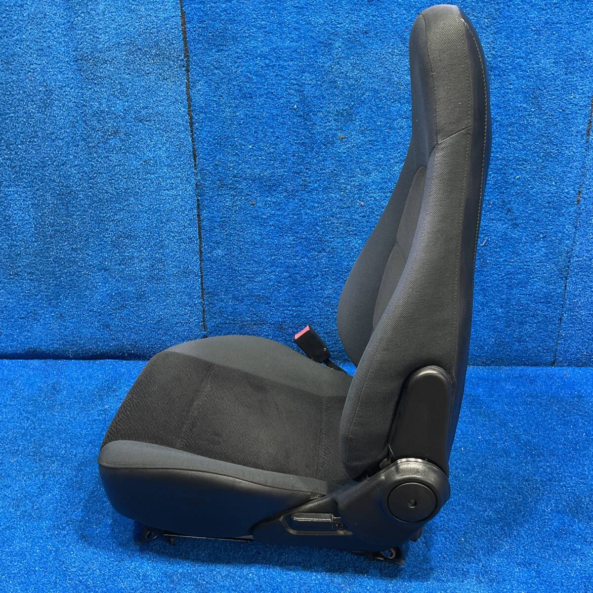 [AK-0025655][23]H14 Mazda Roadster NB поздняя версия 5 скорость VS NB6C [ передний сиденье партнер левый ] 597157