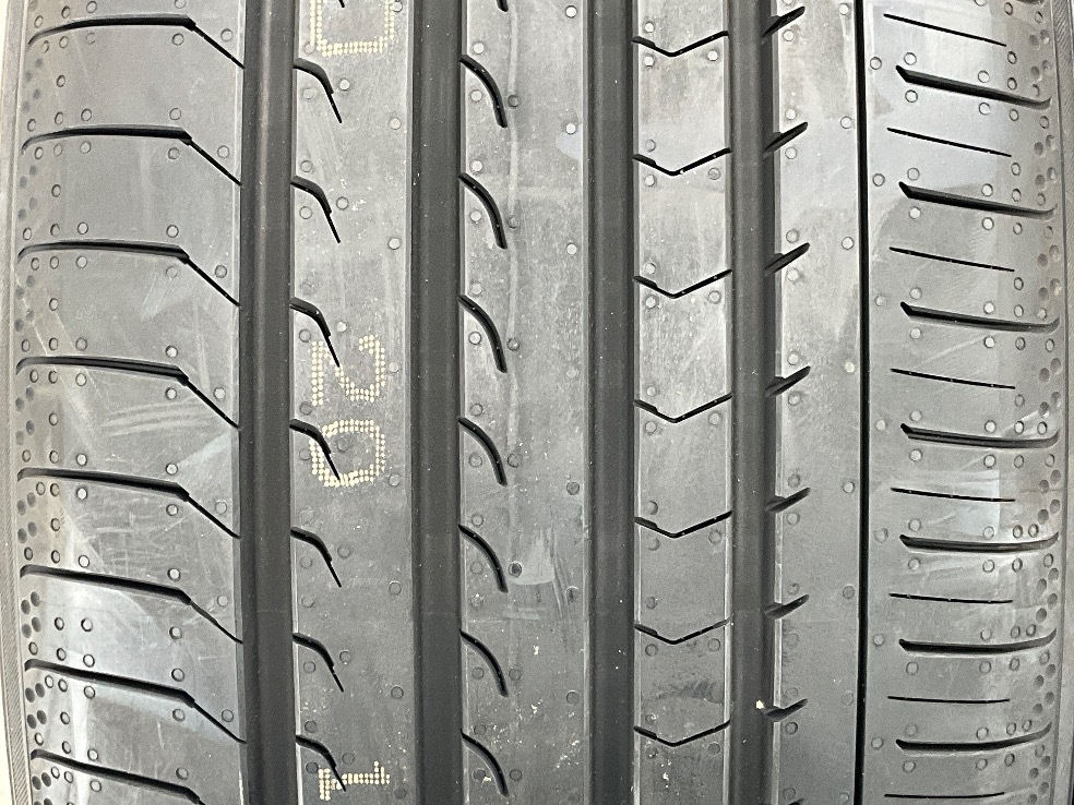 新品タイヤ 処分特価 2本セット 245/40R19 98W ヨコハマ BLUEARTH-RV RV03 夏 サマー 245/40/19 レジェンド/MPV b10776