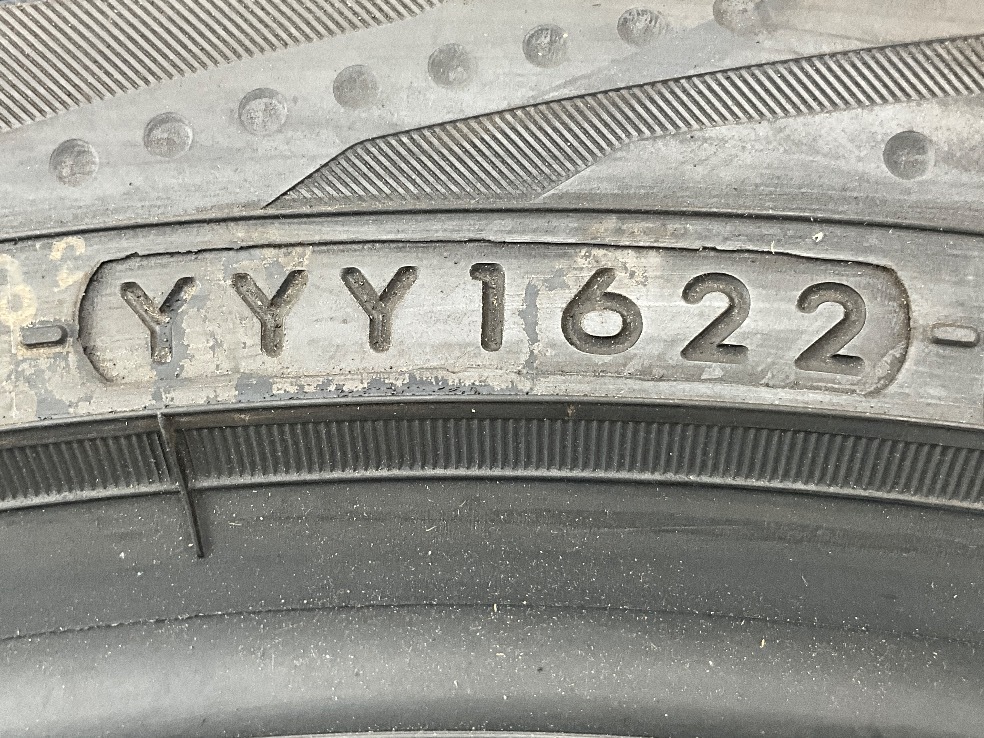 新品タイヤ 処分特価 2本セット 245/40R19 98W ヨコハマ BLUEARTH-RV RV03 夏 サマー 245/40/19 レジェンド/MPV b10776