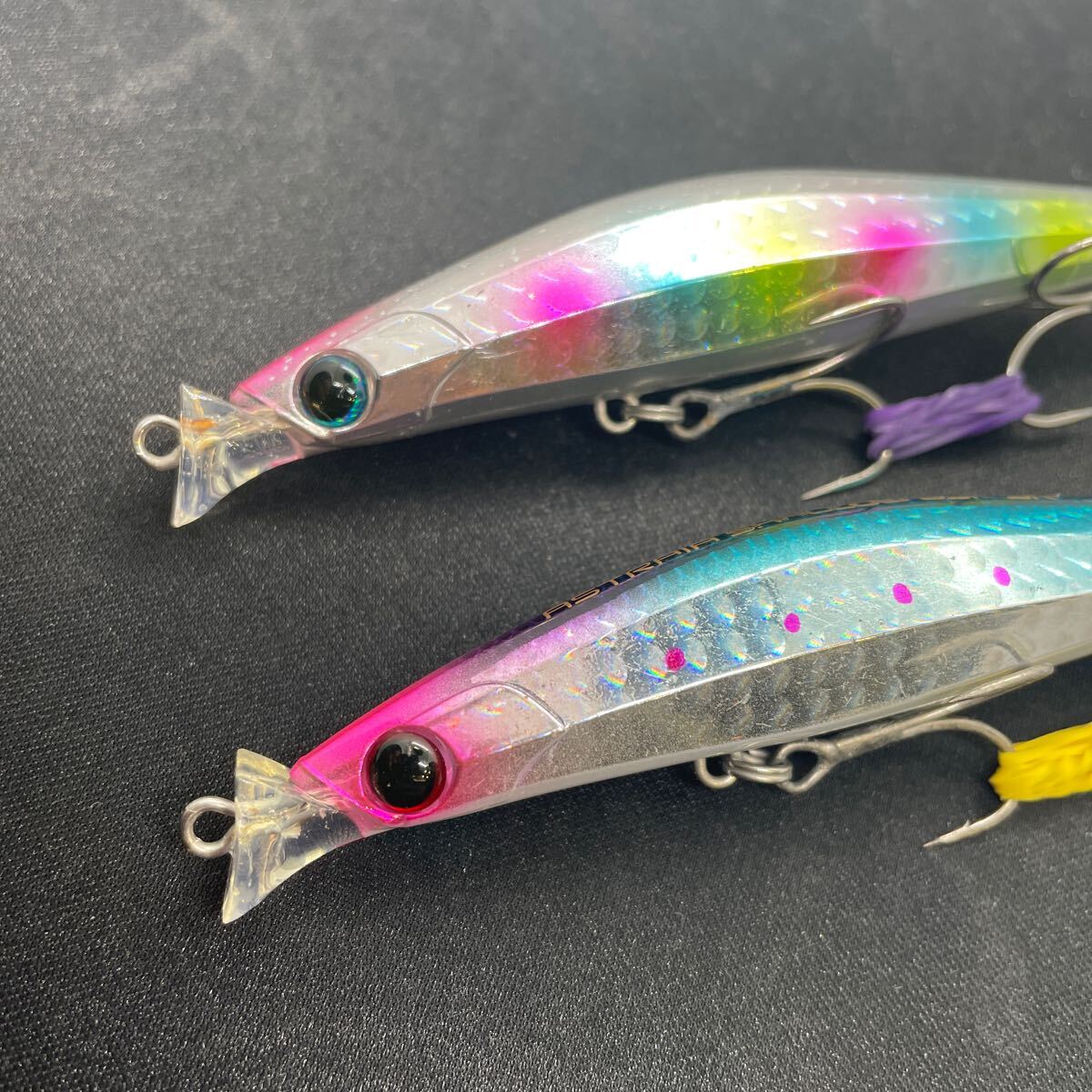 ★美品 送料無料★アストレイア シャロー 99F SR ２本セット エクリプス ECLIPSE ASTRAIA SHALLOW シーバス ヒデ サーフ 河川 ミノー _画像2
