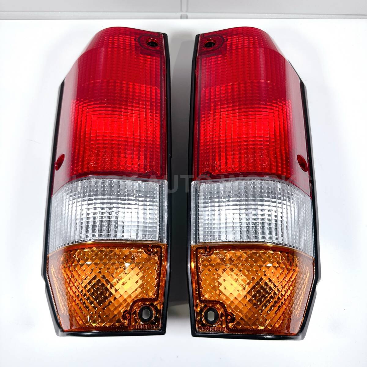 トヨタ純正品】ランクル70 テールランプ ハーネス付き ブレーキ トヨタ純正品】ランクル70 テールランプ ハーネス付き ブレーキ