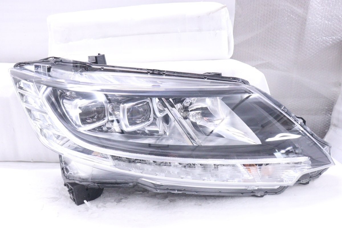 51-2395★美品 LED RC1 オデッセイ★右ヘッドライト コーナリングランプ無 KOITO 100-18076 打刻:J0 ASSY ブラック 純正★ホンダ (YM)