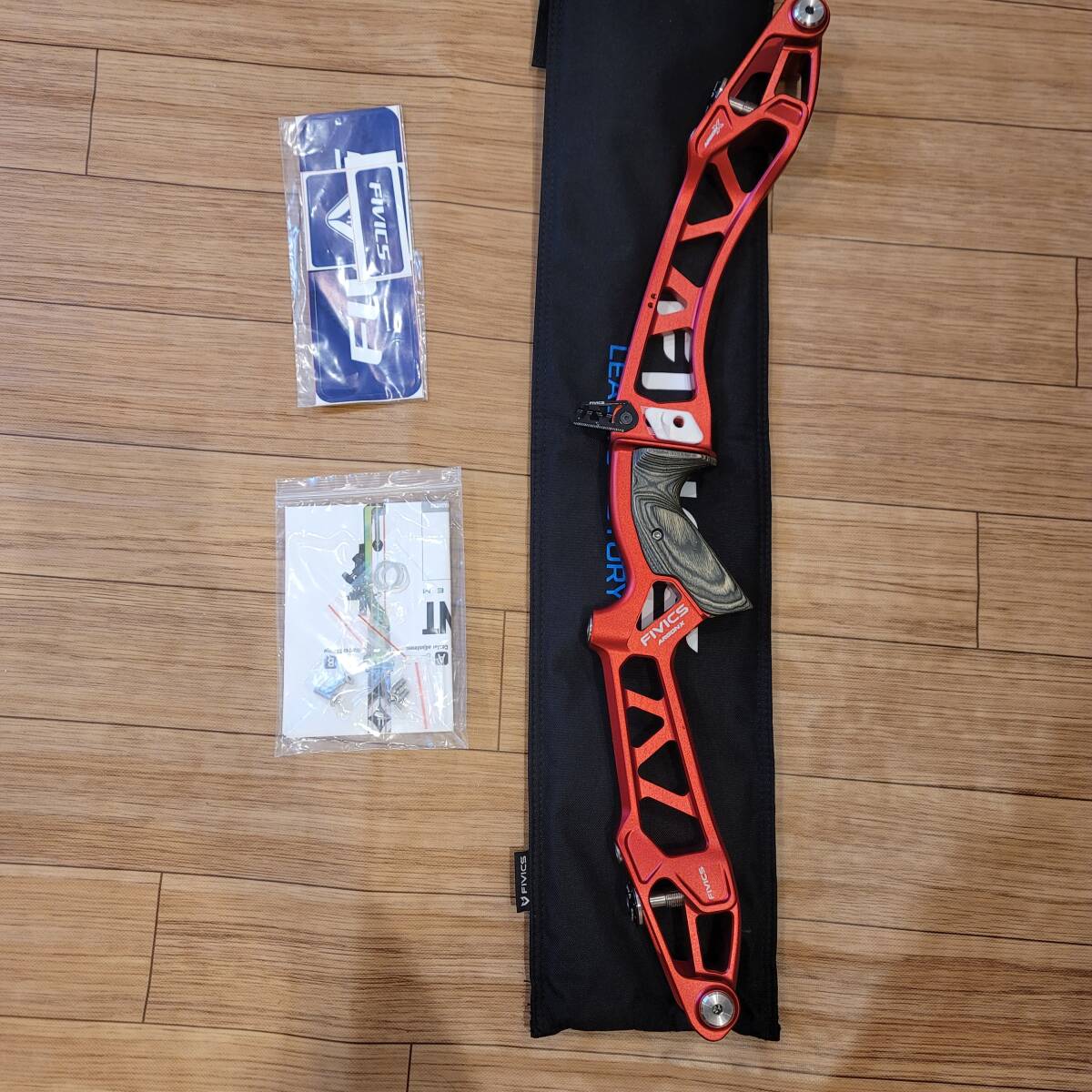 FIVICS ARGON-X RH25 アーチェリー ハンドル レッド 未使用に近い