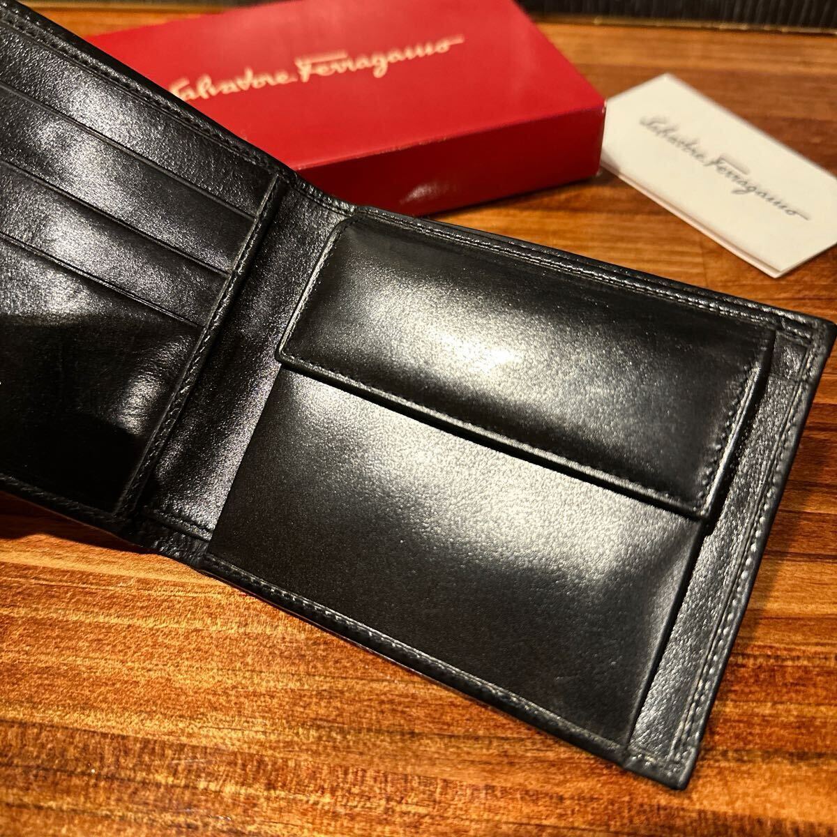 ほぼ未使用】最高峰 Salvatore Ferragamo サルヴァトーレ ほぼ未使用】最高峰 Salvatore Ferragamo サルヴァトーレ