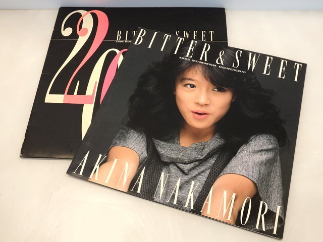 ☆ 中森明菜 コンサートツアーパンフレット BITTER & SWEET 1985 ☆ 中森明菜 コンサートツアーパンフレット BITTER & SWEET 1985