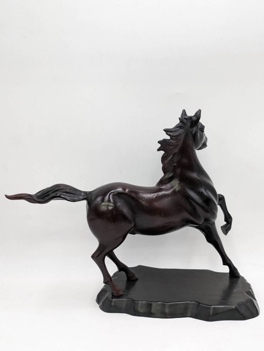 旧家蔵出し 馬の置物 2体セット オブジェ 工芸品 縁起物 競馬 旧家蔵出し 馬の置物 2体セット オブジェ 工芸品 縁起物 競馬