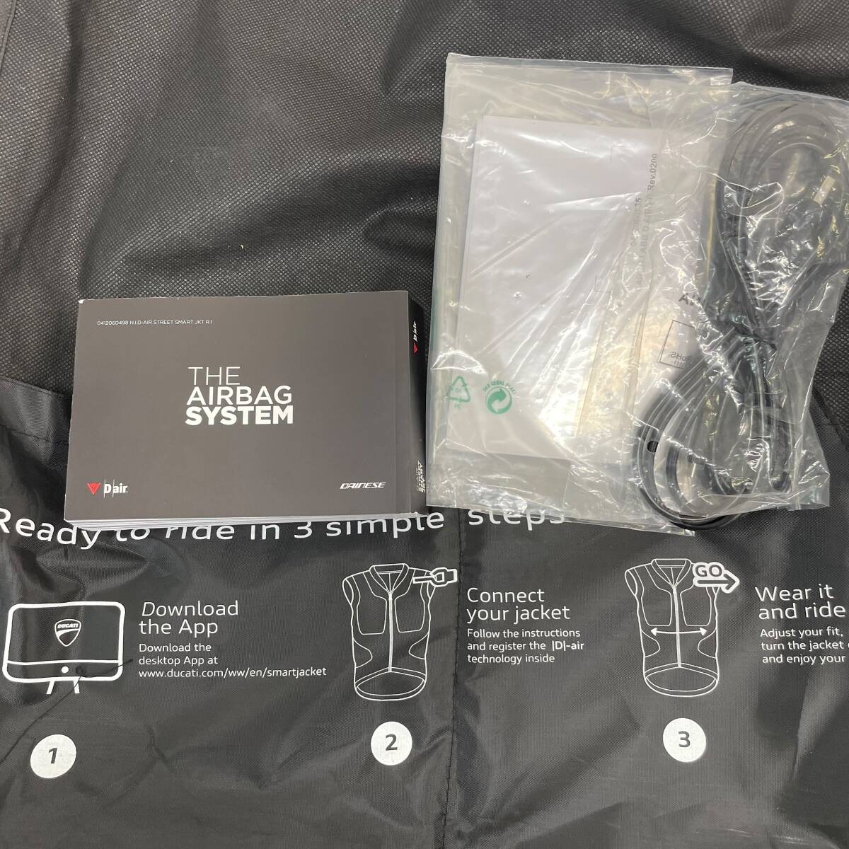 【未使用品】 Ducati Smart Jacket　ドゥカテ?！ˉ攻蕞`トジャケット 黒系 ブラック系 Lサイズ 15640-100