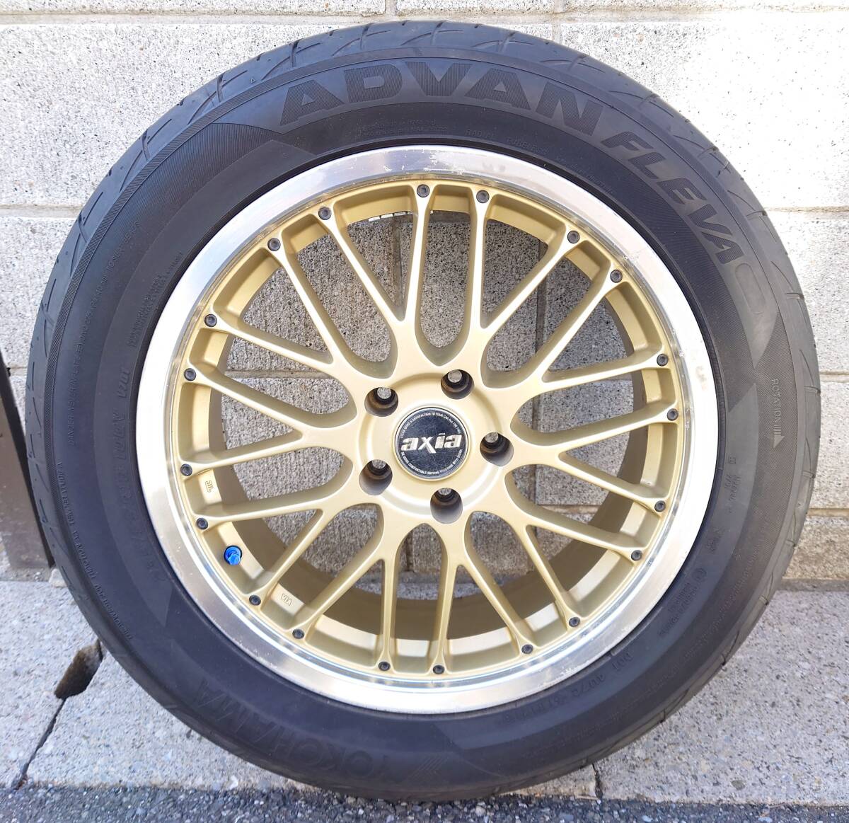 即決送料無料!! BBS LM風 GOLD メッシュアルミとバリ溝(2本未使用)タイヤ4本セット HINODEX axia YOKOHAMA ADVAN FLEVA V701 235/55R18_画像4