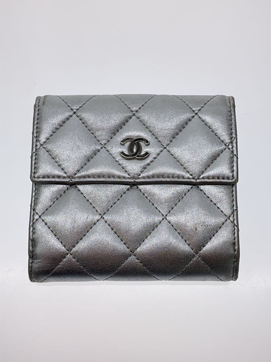 CHANEL◇2つ折り財布/羊革/シルバー/無地/レディース/マトラッセ CHANEL◇2つ折り財布/羊革/シルバー/無地/レディース/マトラッセ