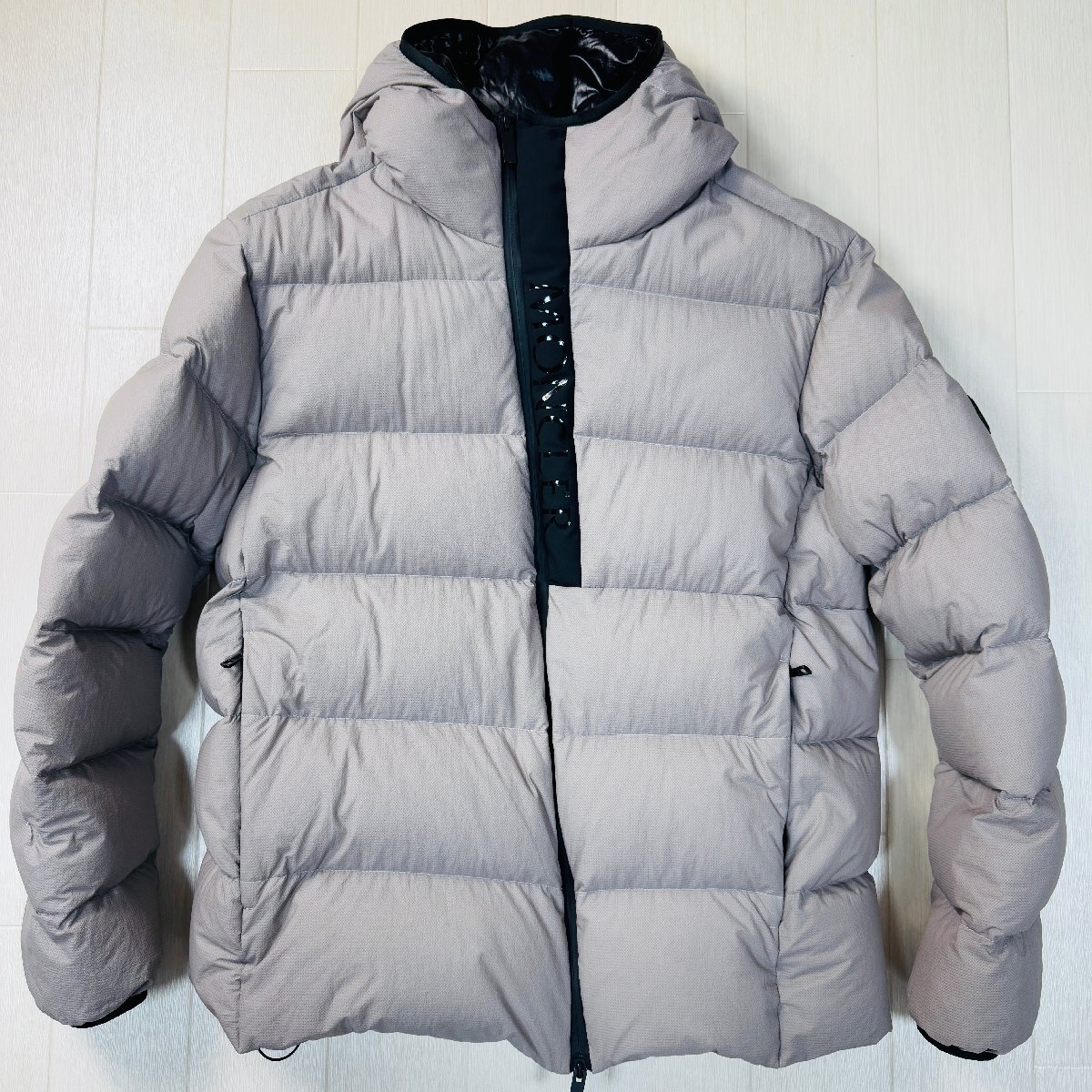 【美品 国内正規】MONCLER Giraudy Down Jacket 3 Yahoo!オークション - 良品/3 L-XL相当 モンクレール/MONCLER