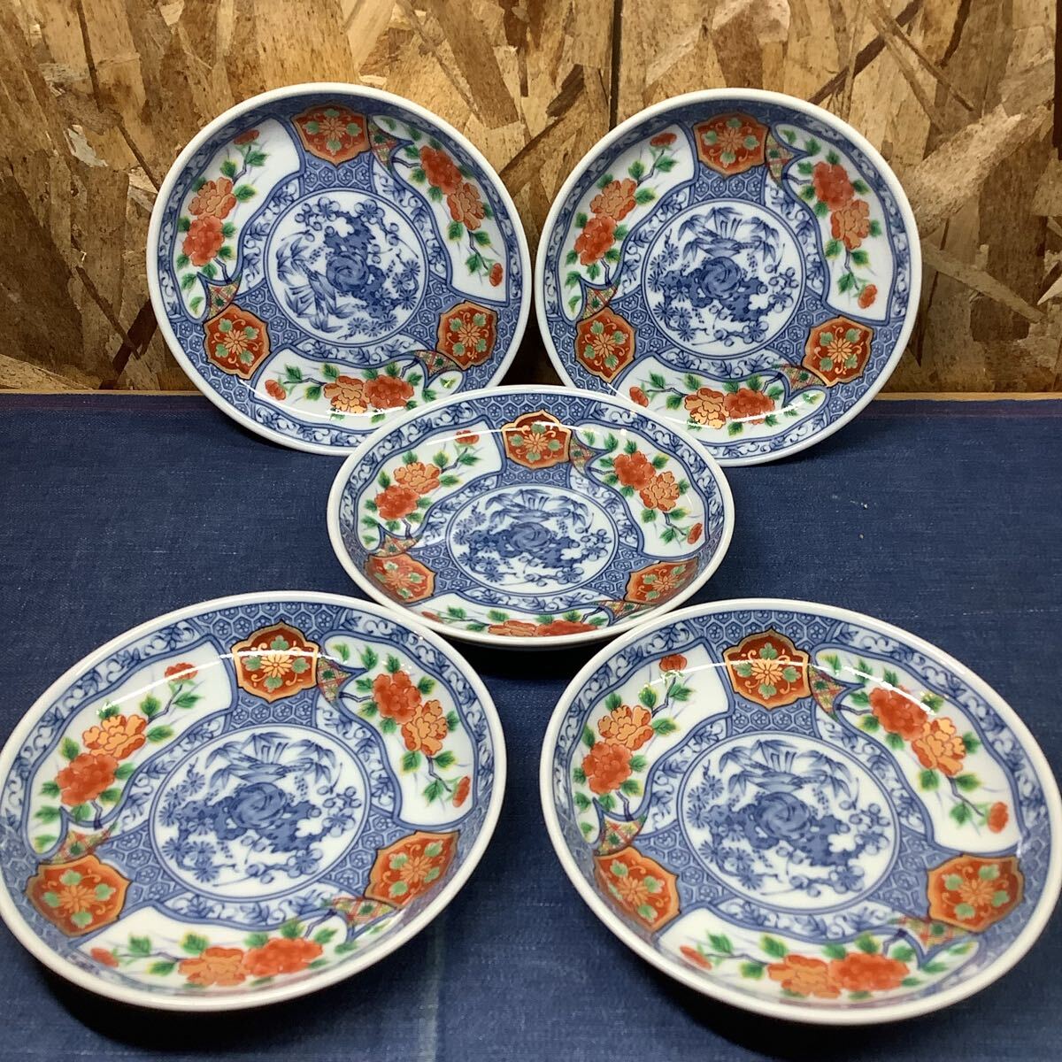 送料無料【S△3846】有田焼 吾山窯 金彩古伊万里 中皿揃 5枚 送料無料【S△3846】有田焼 吾山窯 金彩古伊万里 中皿揃 5枚