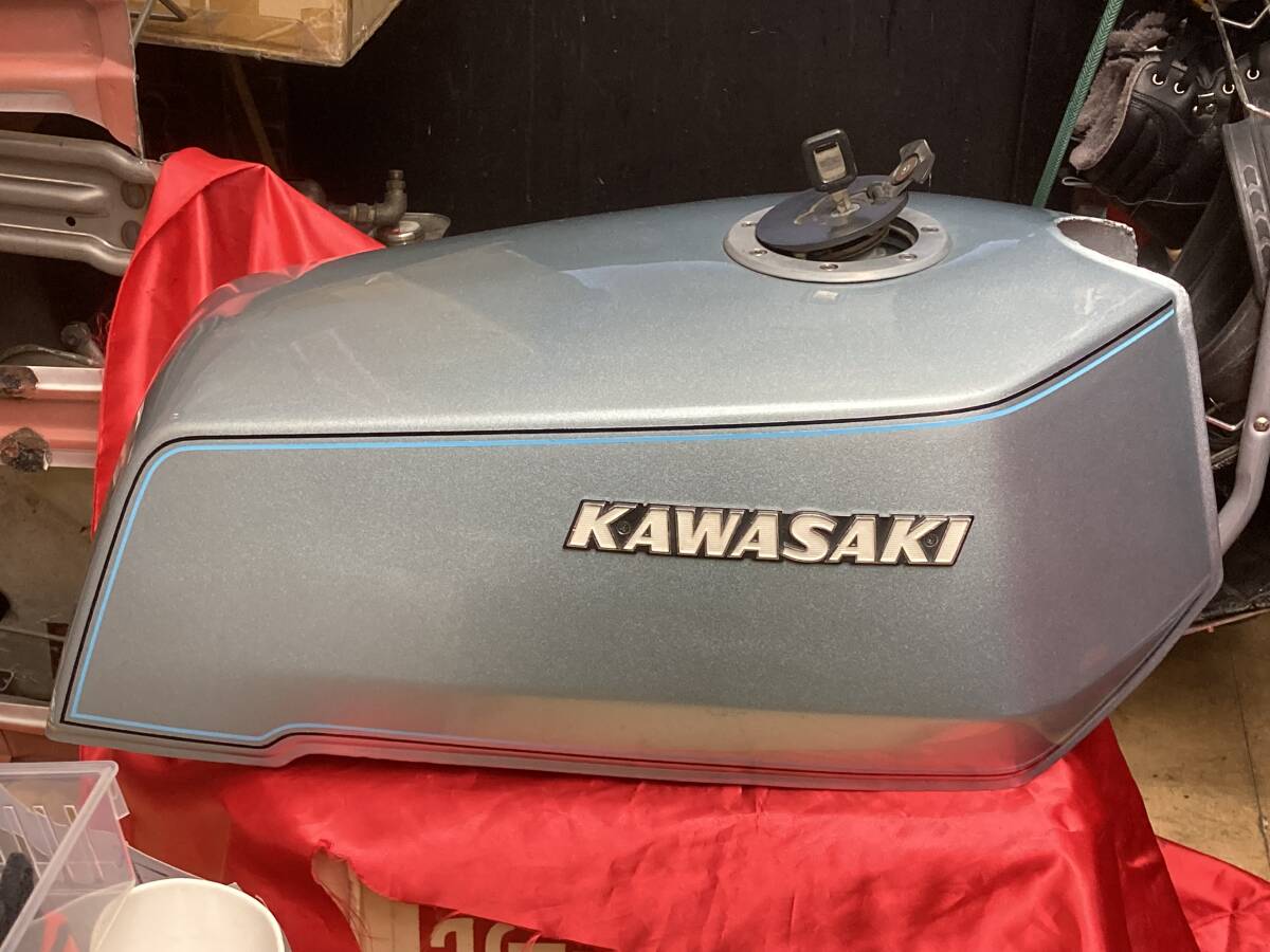 カワサキ Z1R 純正燃料 タンク エアープレーンキャップ仕様 2型 カワサキ Z1R 純正燃料 タンク エアープレーンキャップ仕様 2型