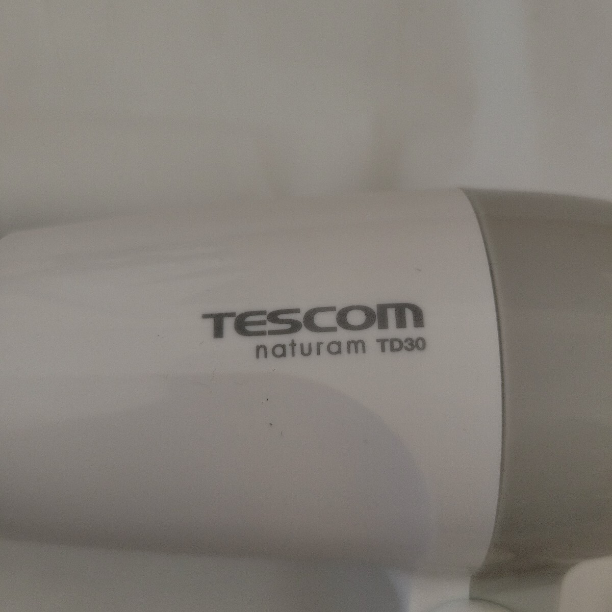 TESCOM テスコム naturam ヘアドライヤー TD30 白 ホワイト 1200w 50/60Hz ドライヤー 稼動品_画像5