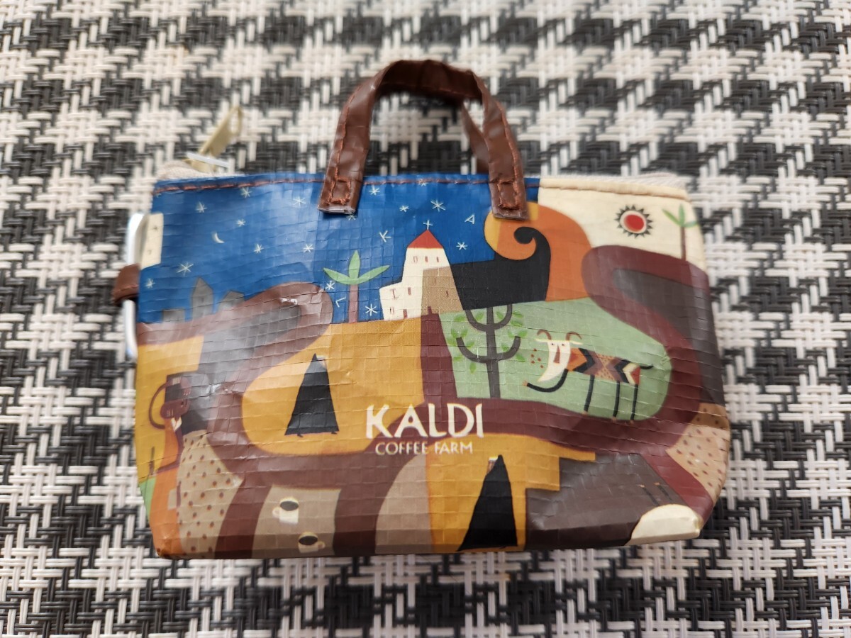 KALDI カルディ　伝説柄カナビナ付きミニバッグ　お菓子入り　★チョコレート★ポストへ投函　★2025★
