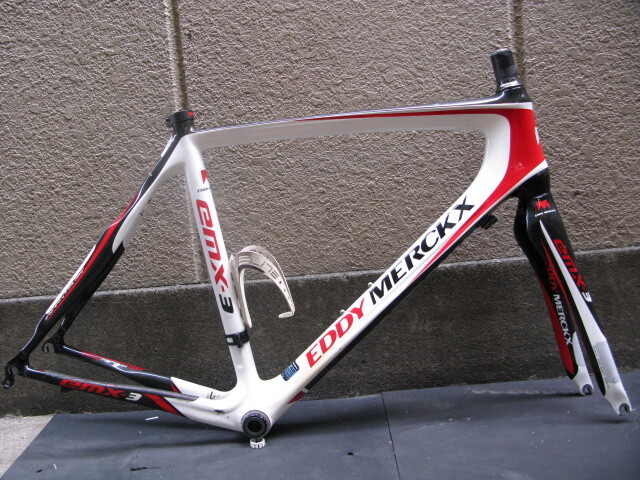ロード・バイク/カーボン製【EDDY MERCKX emx-3】ロードフレーム530mm観賞用中古品