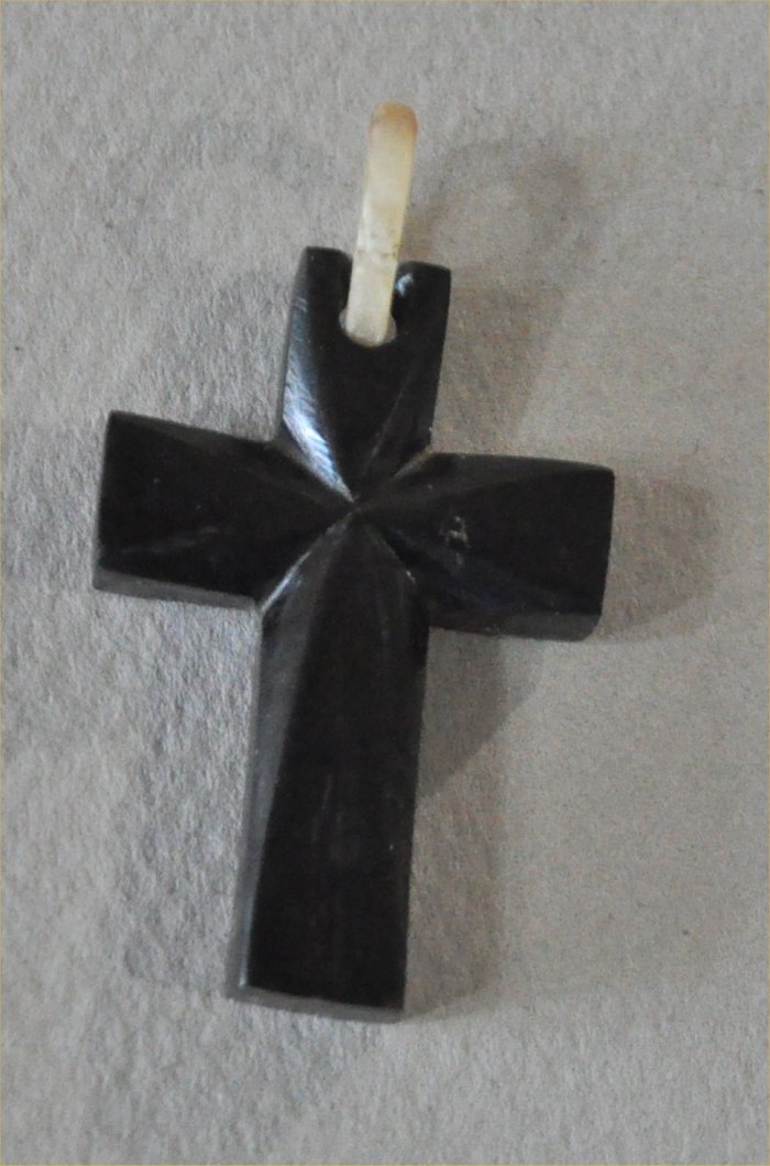  черное дерево. Cross подвеска head 