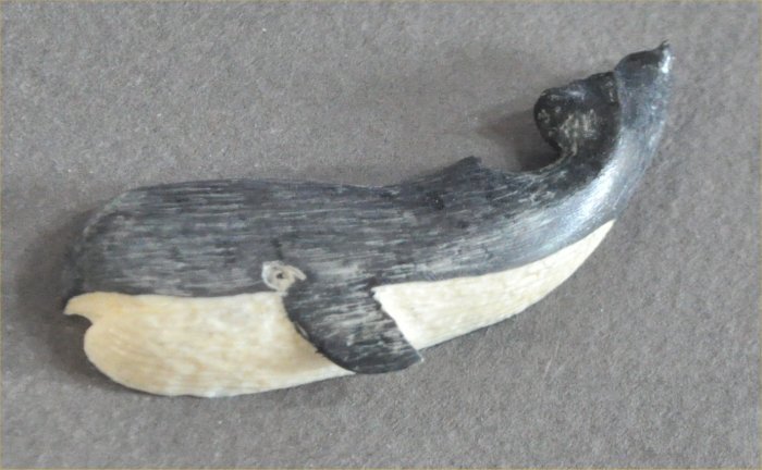 ナンタケットバスケット用のクジラオーナメント