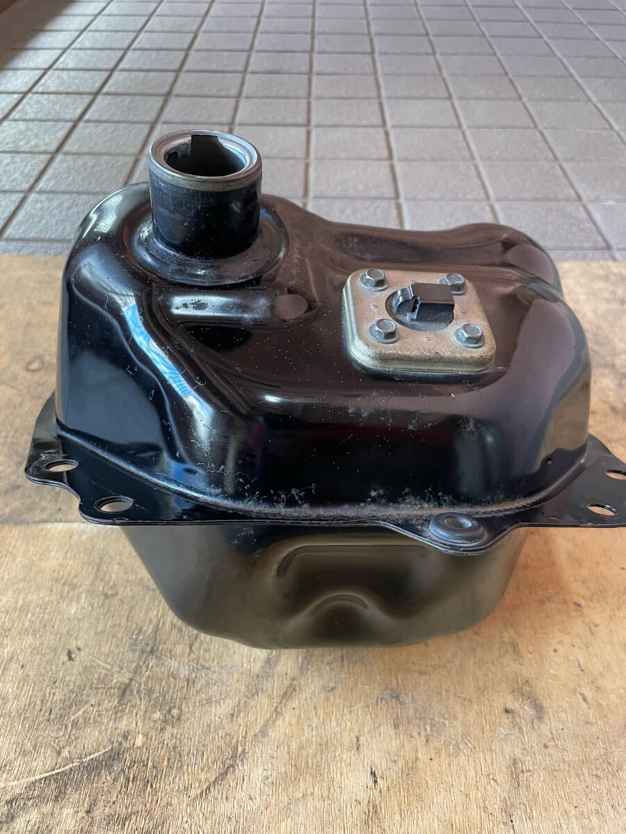 SA16J JOG ZR エボ リモコンジョグ ガソリンタンク タンク 燃料タンク_画像2