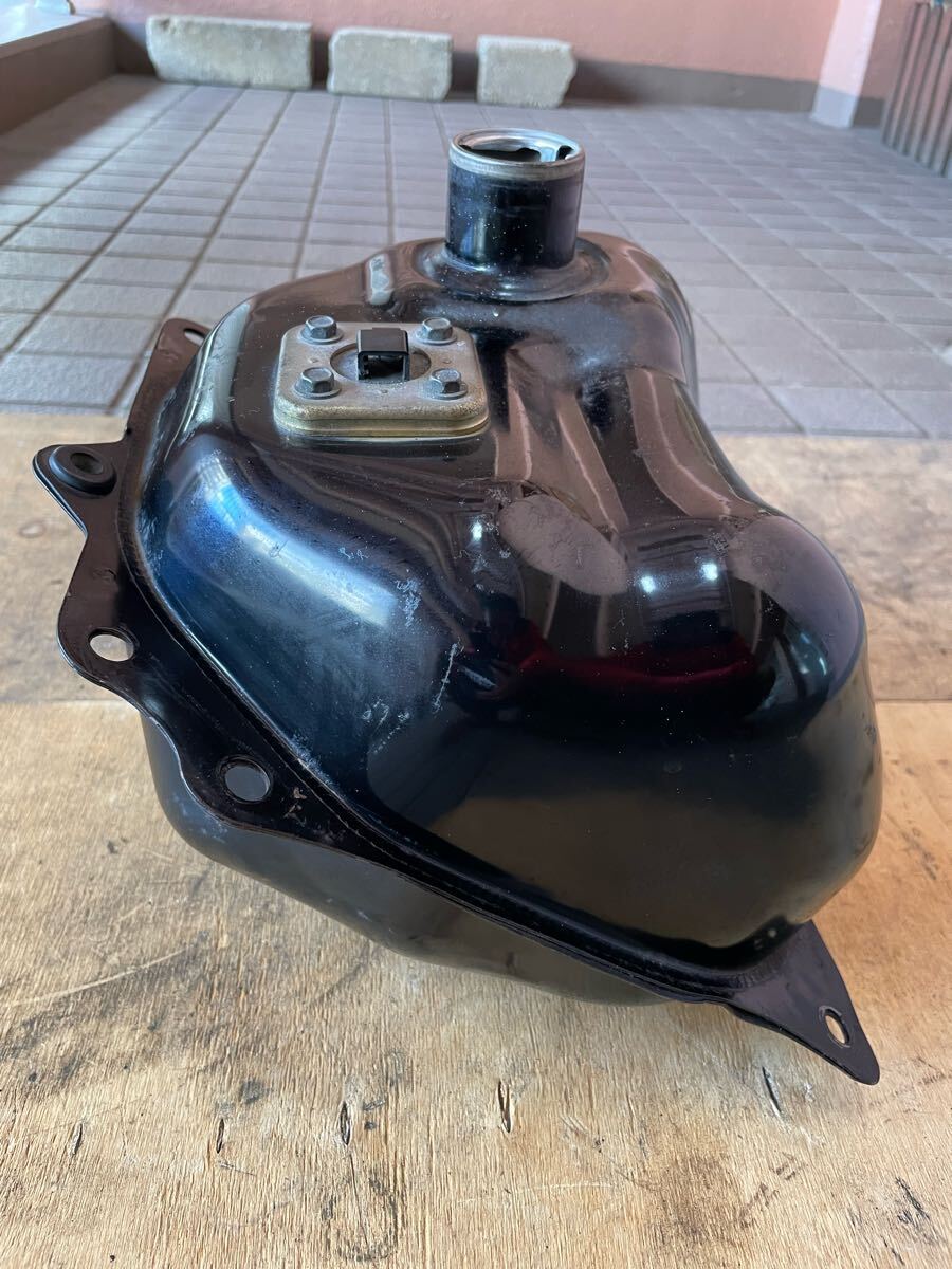 SA16J JOG ZR エボ リモコンジョグ ガソリンタンク タンク 燃料タンク_画像5