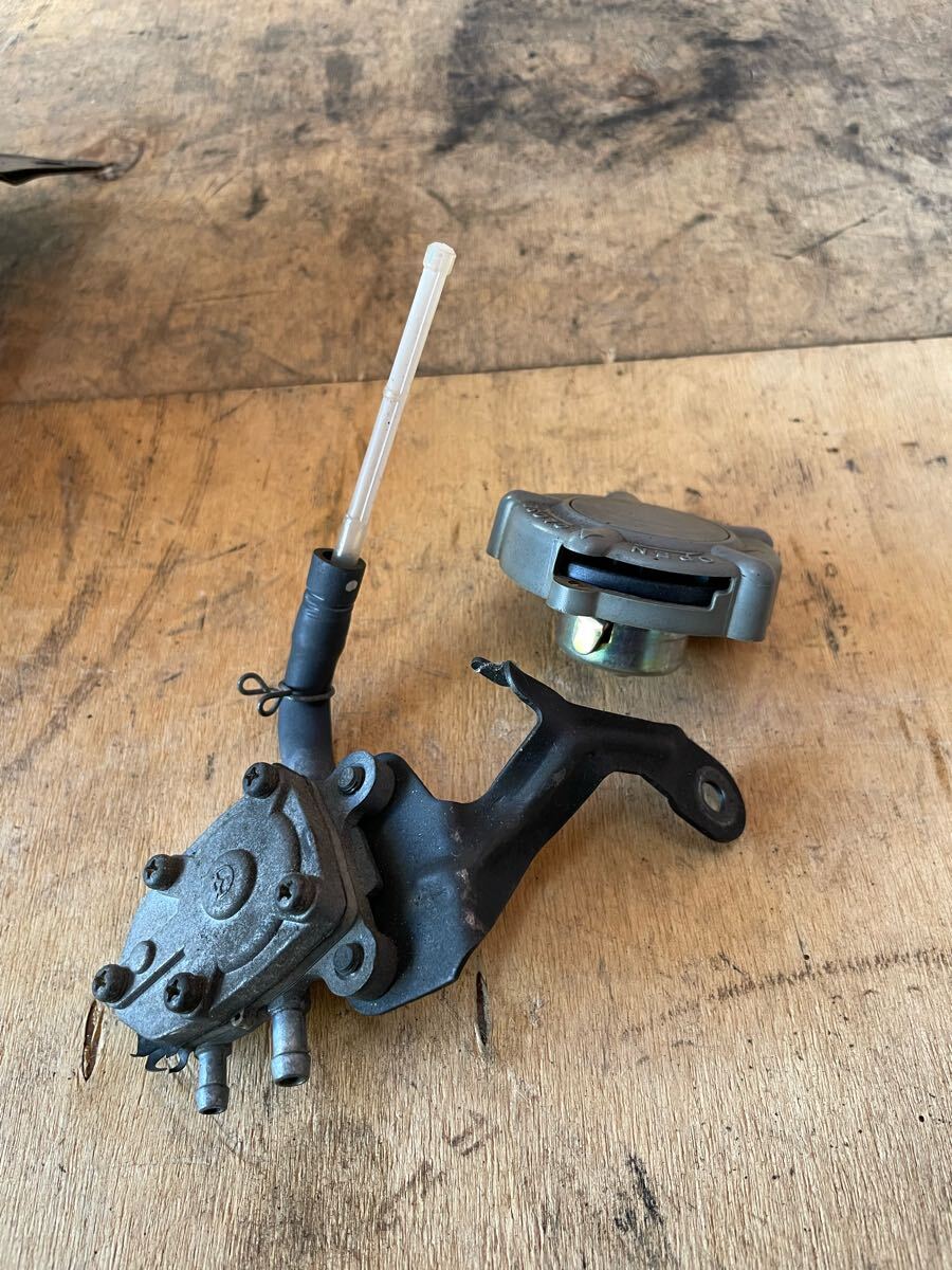 SA16J JOG ZR エボ リモコンジョグ ガソリンタンク タンク 燃料タンク_画像9