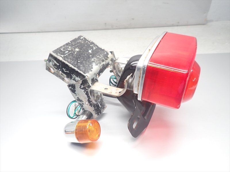 H1R7-0212 ホンダ ベンリィ90S / CD90S テールランプ テールレンズ 純正 ウインカー 社外 【HA03-170～ 動畫有】