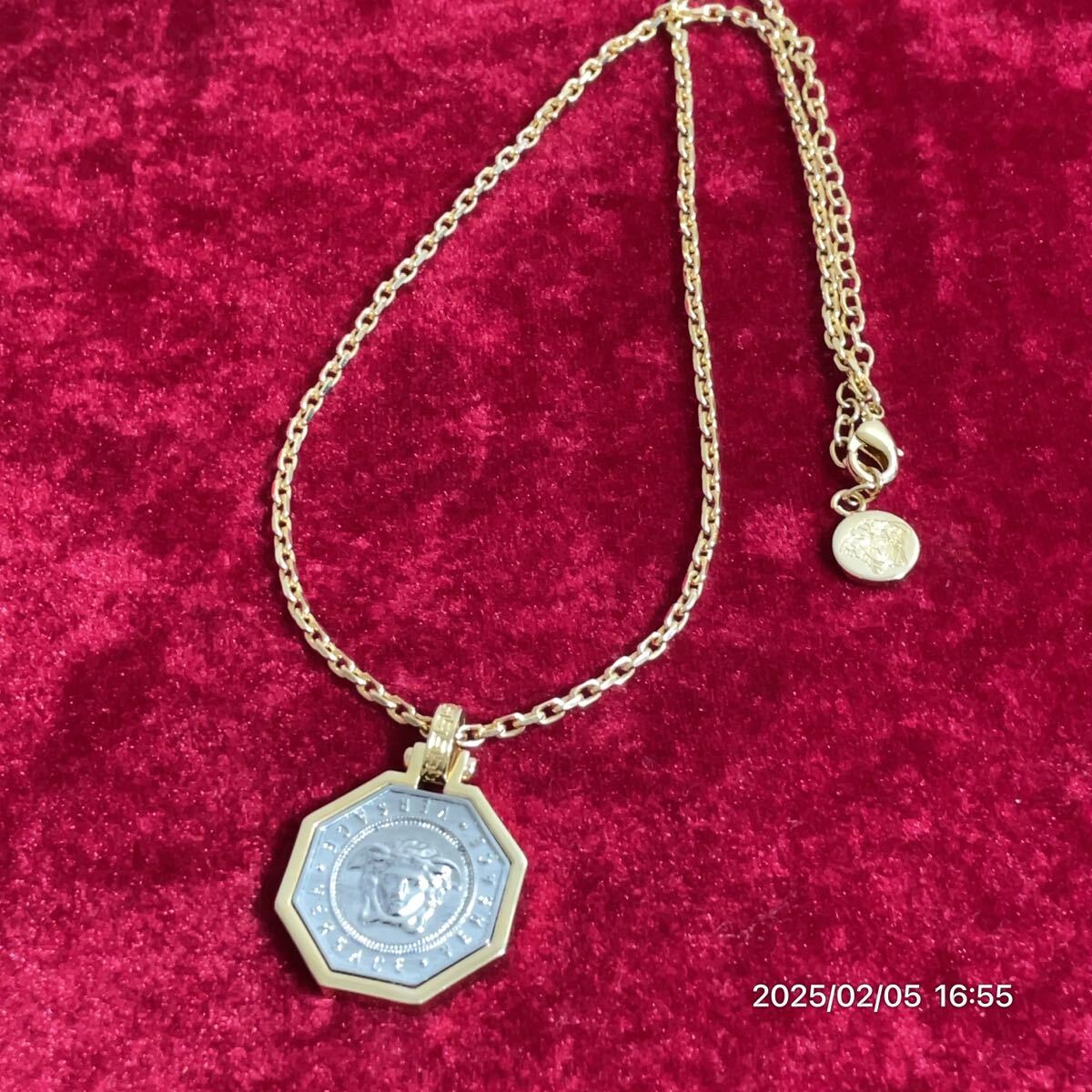 VERSACE ヴェルサーチ メデューサロゴ ゴールド×シルバーカラー ロングチェーン ペンダント ネックレス アクセサリー_画像2