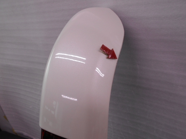 ＊送料無料＊バモス HM1/HM2 右テールランプ パール/KOITO 220-22069 中古品[H000-TB1359]_画像2