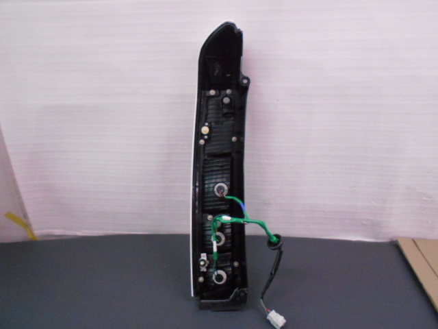 ＊送料無料＊バモス HM1/HM2 右テールランプ パール/KOITO 220-22069 中古品[H000-TB1359]_画像10