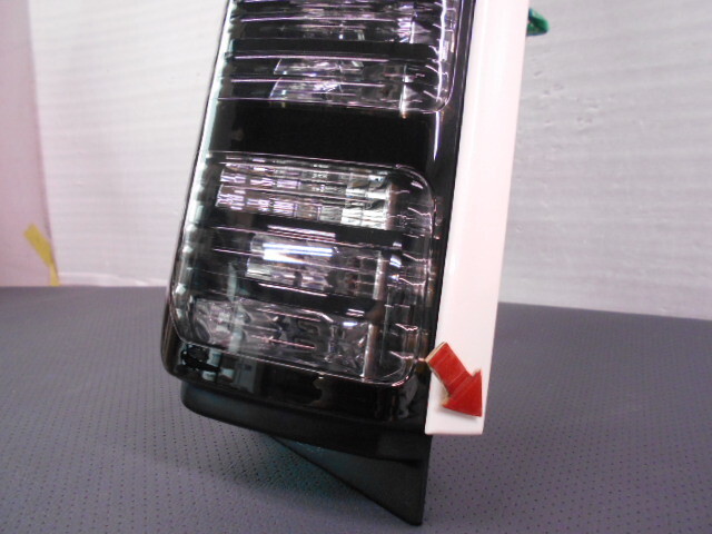 ＊送料無料＊バモス HM1/HM2 右テールランプ パール/KOITO 220-22069 中古品[H000-TB1359]_画像6