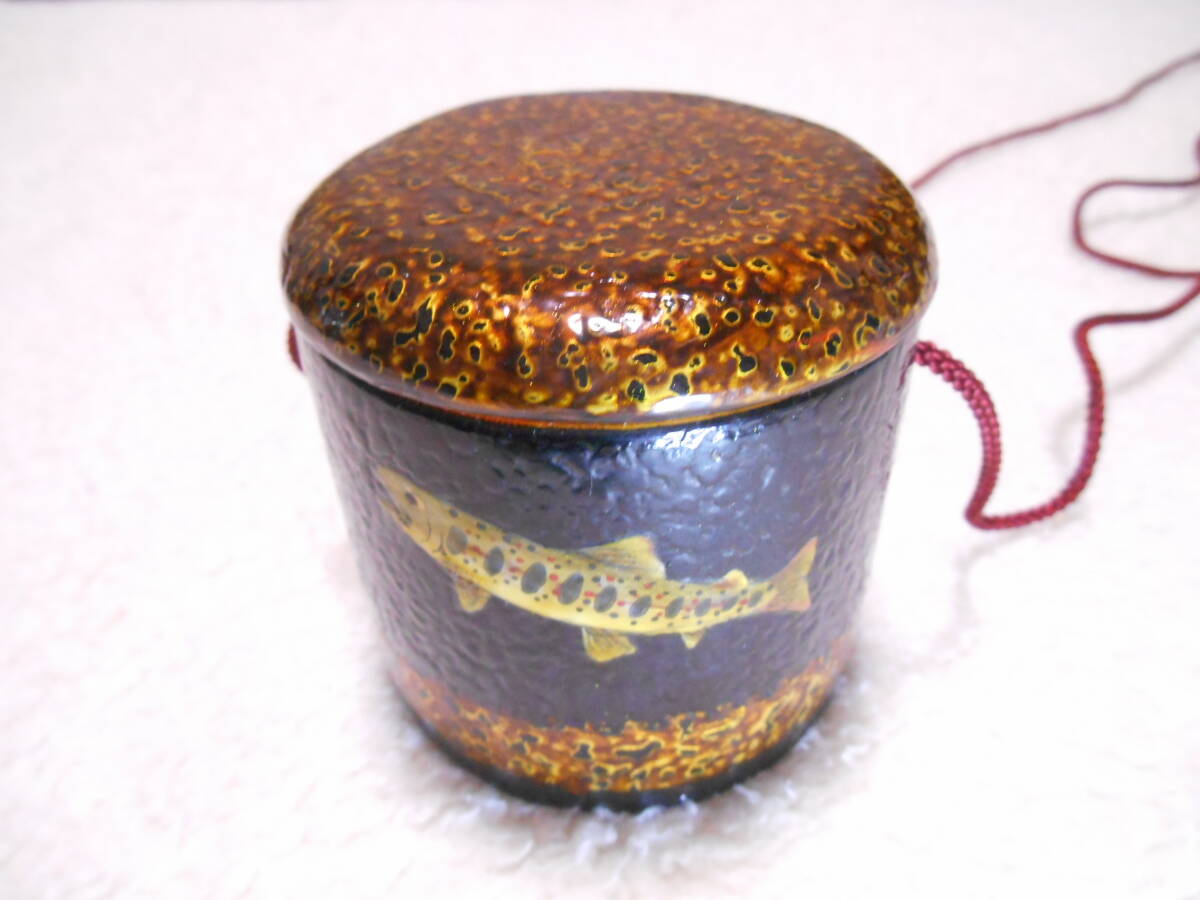 美品 餌箱 一品物 アマゴ 純金箔研ぎ出し 真竹 日本製 うるし 美品 餌箱 一品物 アマゴ 純金箔研ぎ出し 真竹 日本製 うるし