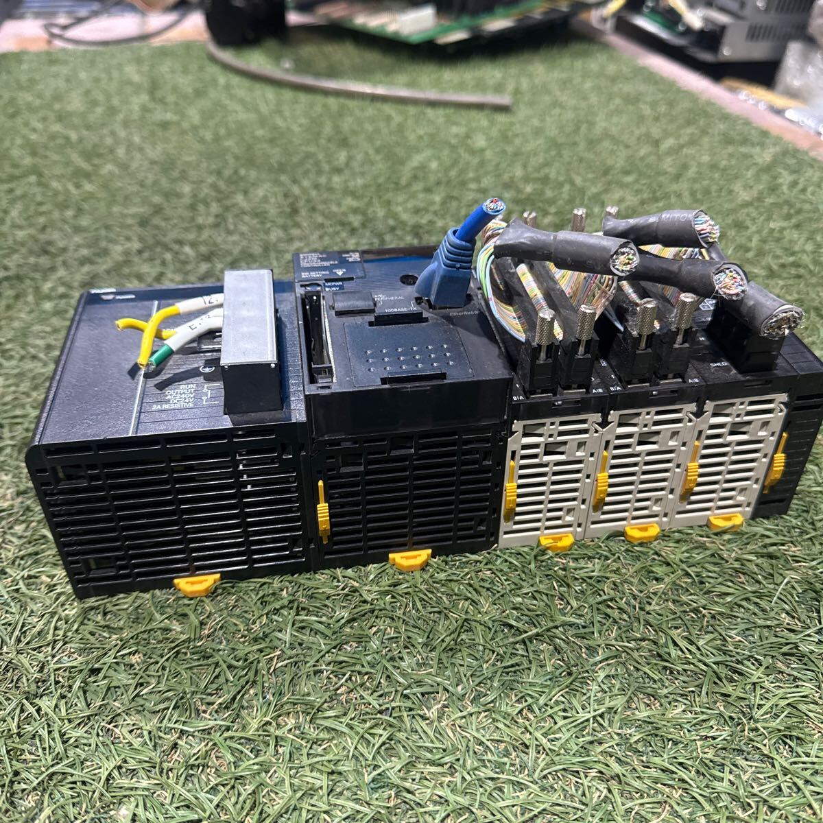 5B035 OMRON CJ1W-PA205R CJ2M CPU32//CLK23 //OD261// ID261si- талон sa гарантия работы in voice соответствует 