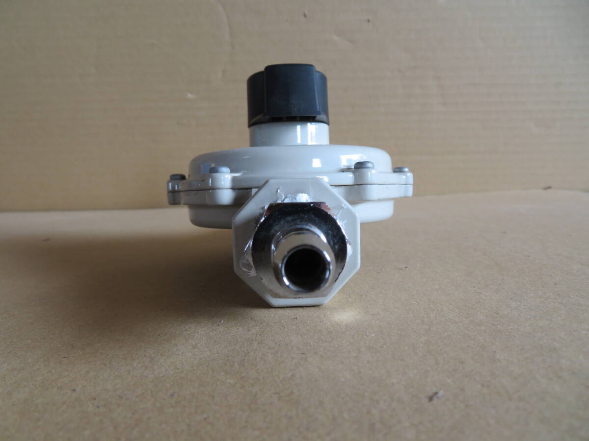 レギュレーター#243 調整器 1口 LPガス 中古品 LPG 点検チェック済 2980 BBQ キャンプ 2番ルーム 07/02/06_画像4