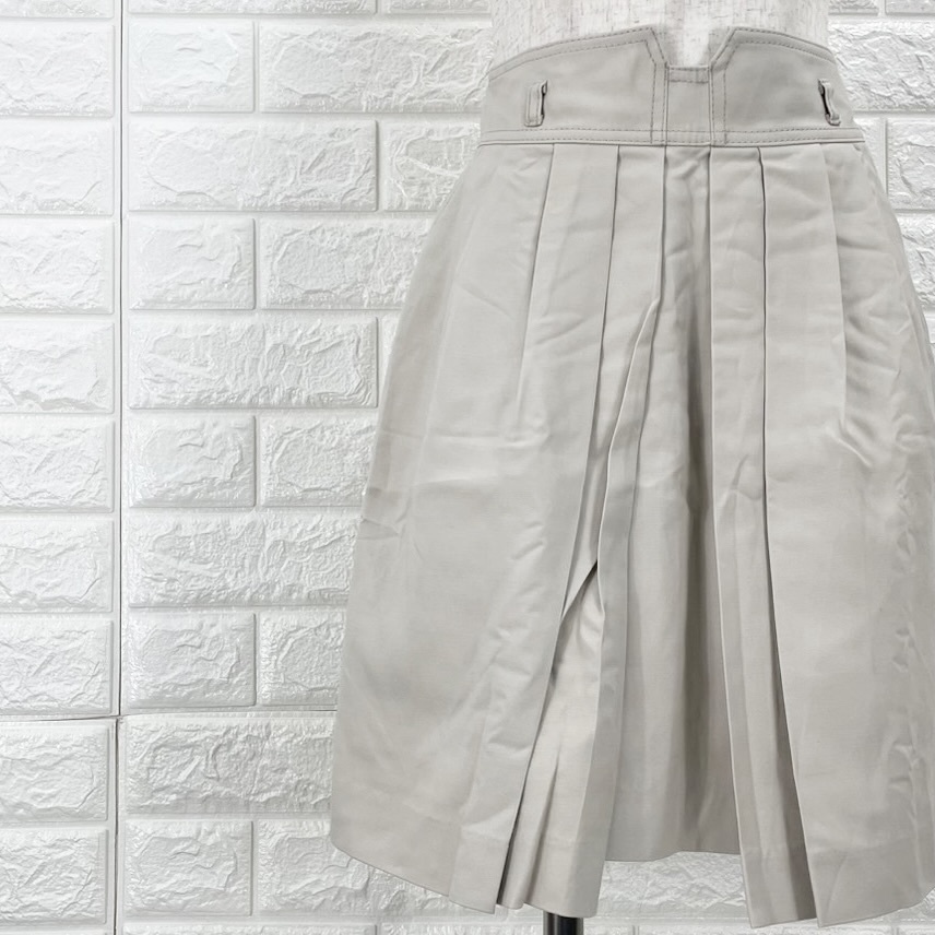 【A3279】BODY DRESSING Deluxe ボディドレッシングデラックス タックスカート ひざ上丈 ベージュ 上品 カジュアル 春夏 Sサイズ相當