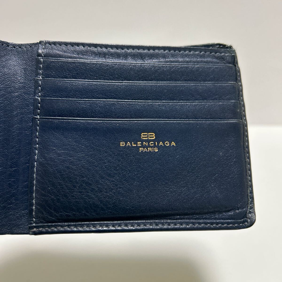 ◆BALENCIAGA バレンシアガ コンパクト 折り財布◆ 本革 BBロゴ 小銭入れ無 スリム ネイビー 【送料無料】0210