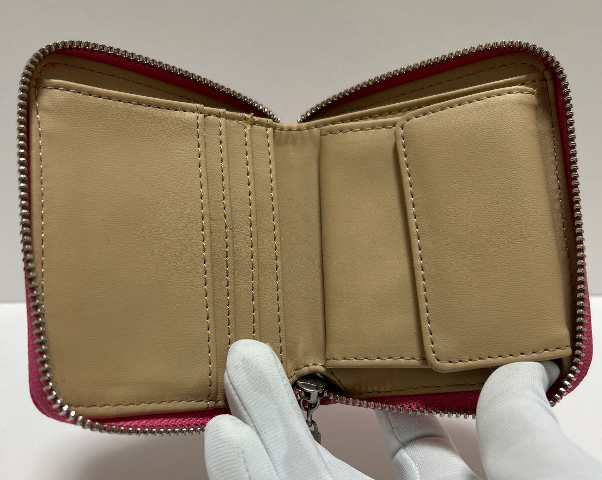 ☆未使用-傷み有☆ ◆GUESS ゲス　ラウンドジップ 折り財(cái)布◆　PVC レザー　小銭入れ有　ピンク モノグラム 【送料無(wú)料】0204