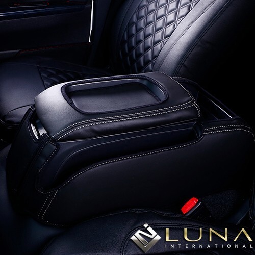 レジアスエース200系ナロー ブラックレザー×ホワイトステッチ 4PコンソールBOXレザーカバー ルナインターナショナル LUNA