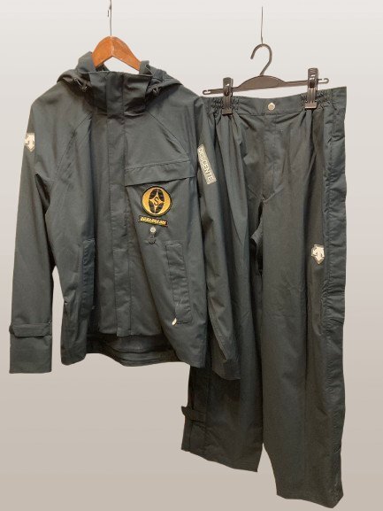 ◆デサント×OGASAKA スキーウェア 上下セット Lサイズ 黒 ブラック KO-F-64 中古◆15911★