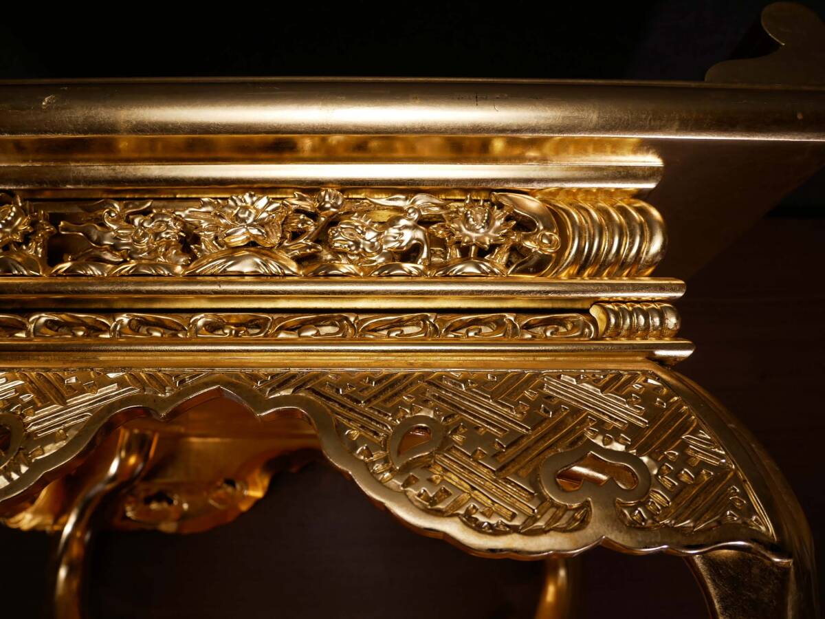 収集品 寺院用の和讃卓 国産最高級前面金裏金 高さ41.4㎝ 幅54.4 収集品 寺院用の和讃卓 国産最高級前面金裏金 高さ41.4㎝ 幅54.4
