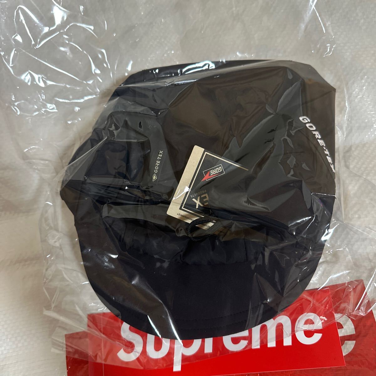 新品】M/L 24FW Supreme GORE-TEX Earflap Cap Black 新品】M/L 24FW Supreme GORE-TEX Earflap Cap Black