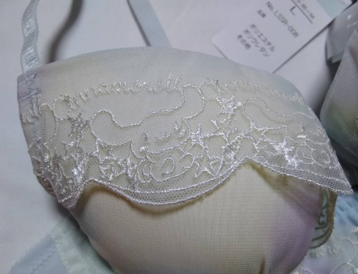 送料込み　サンリオ　シナモロール　チュール　ノンワイヤー　ブラ ショーツ　セット　Mサイズ　水色系　 新品未使用