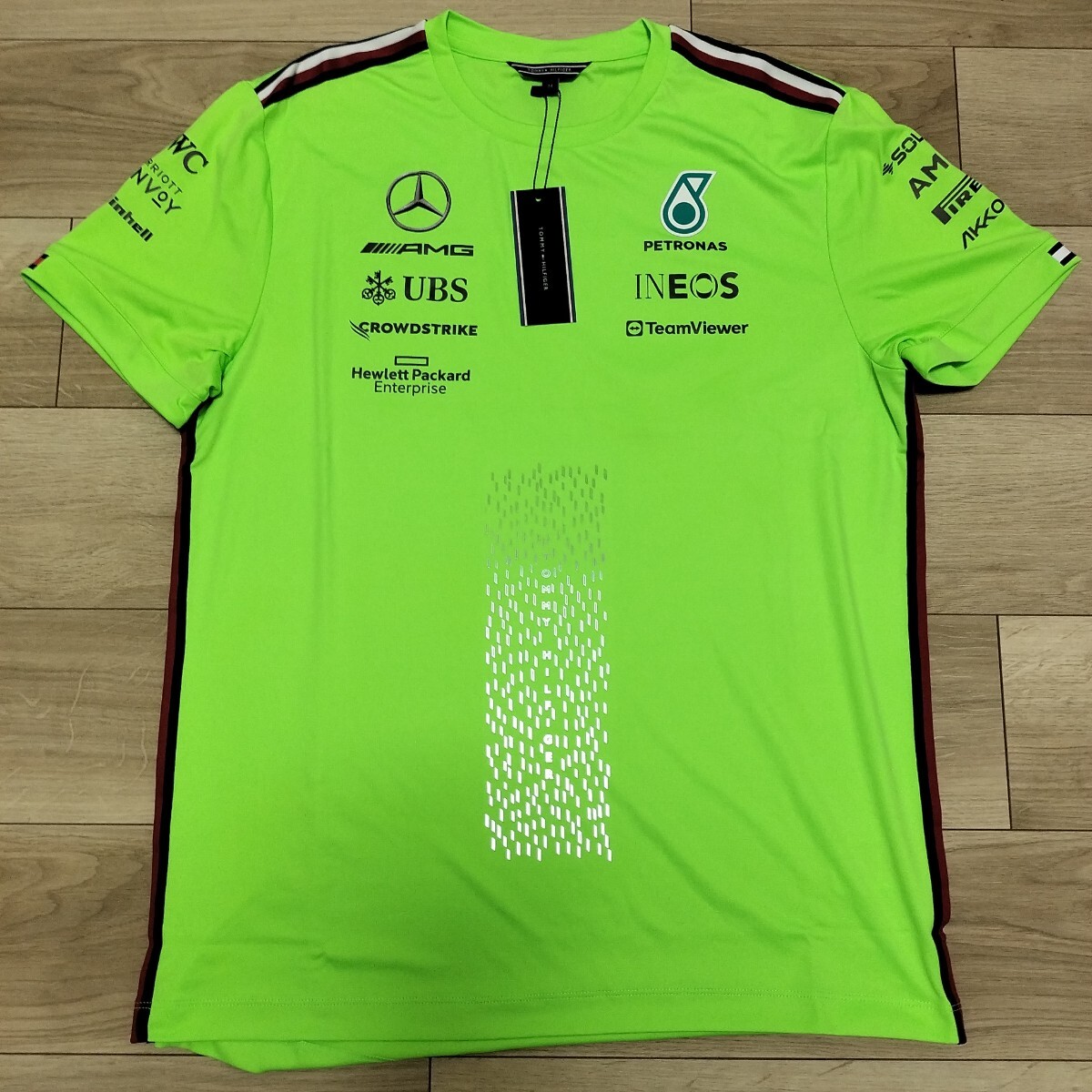 2023 メルセデスＡＭＧペトロナスF1 チーム支給品　セットアップTシャツ Mサイズ 新品 非売品　ハミルトン ラッセル 