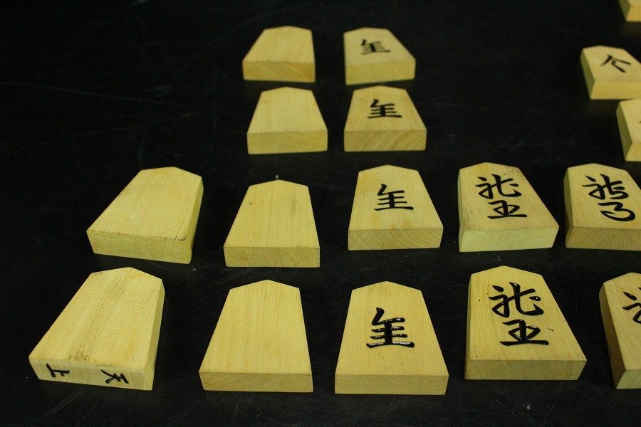 絶対的な信頼 柘植 桐箱 極上彫 天上作 駒 金閣】将棋 41枚 旧家蔵出 木製 将棋