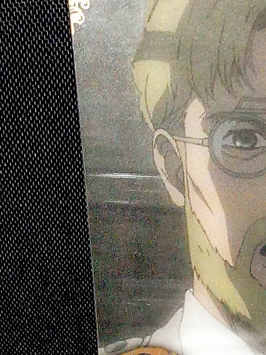 初期から線キズがございます。