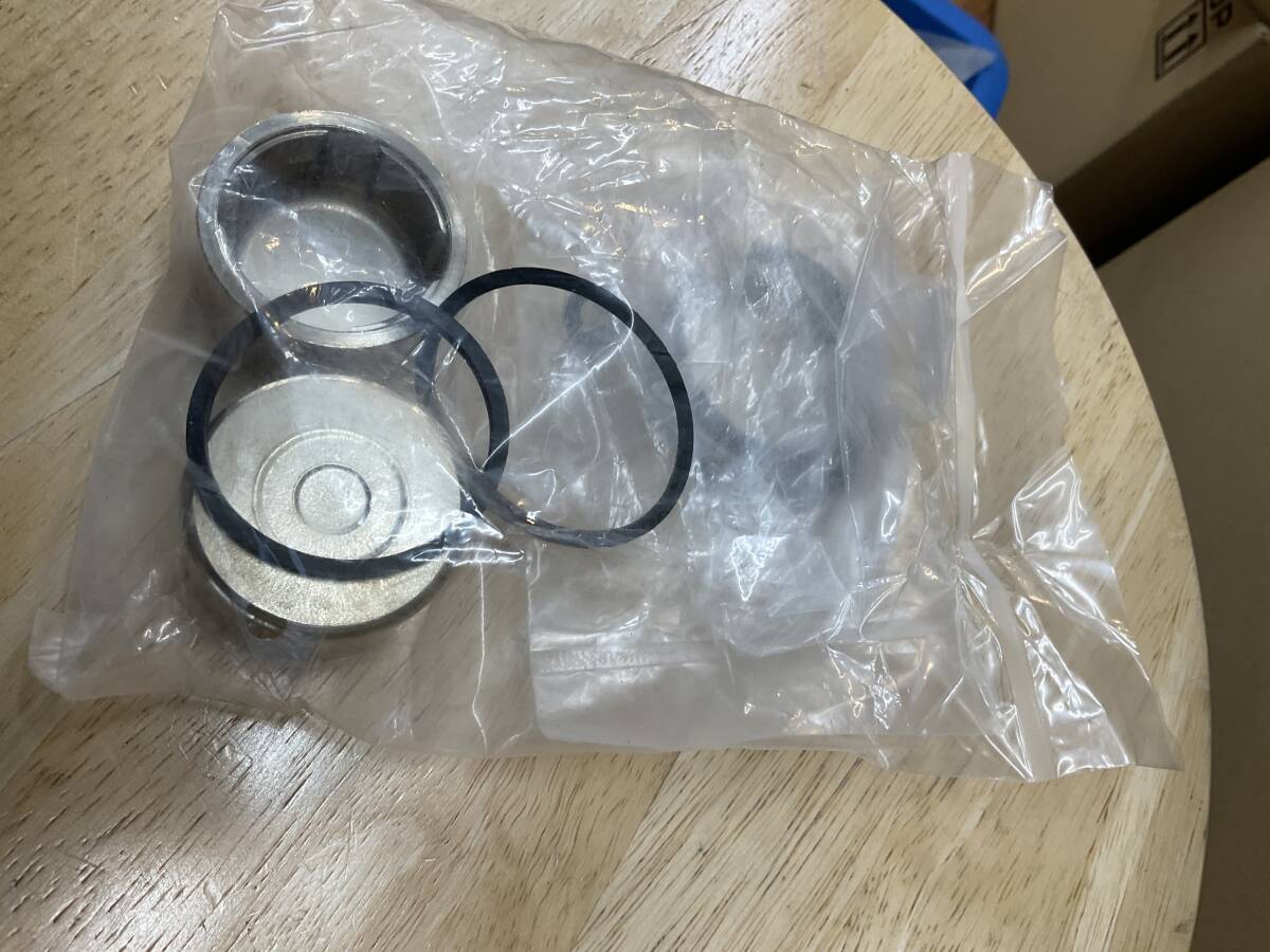 SUZUKI　GSX750FW/FX　ピストンセット　純正　69100-05850　　　　　　　　　　　　　　　　　　　　　　　　　　　　S:青BOX①　2502