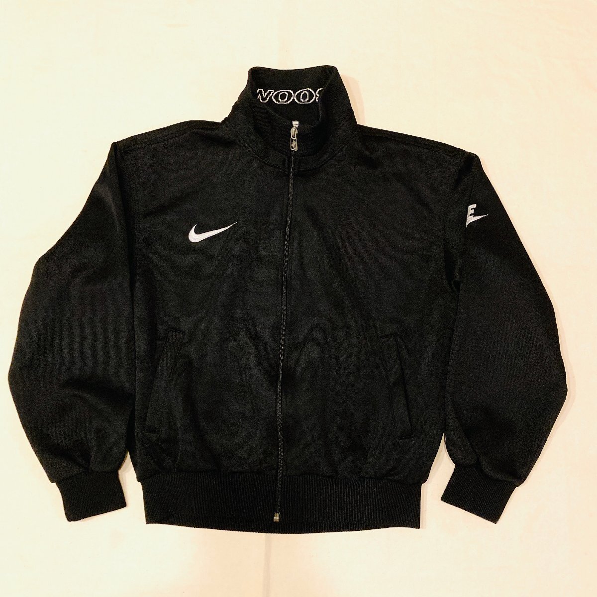 【現金特価】 日本製 ナイキ NIKE SWOOSH トラック ジップアップ 刺繍 ロゴ ナイキ