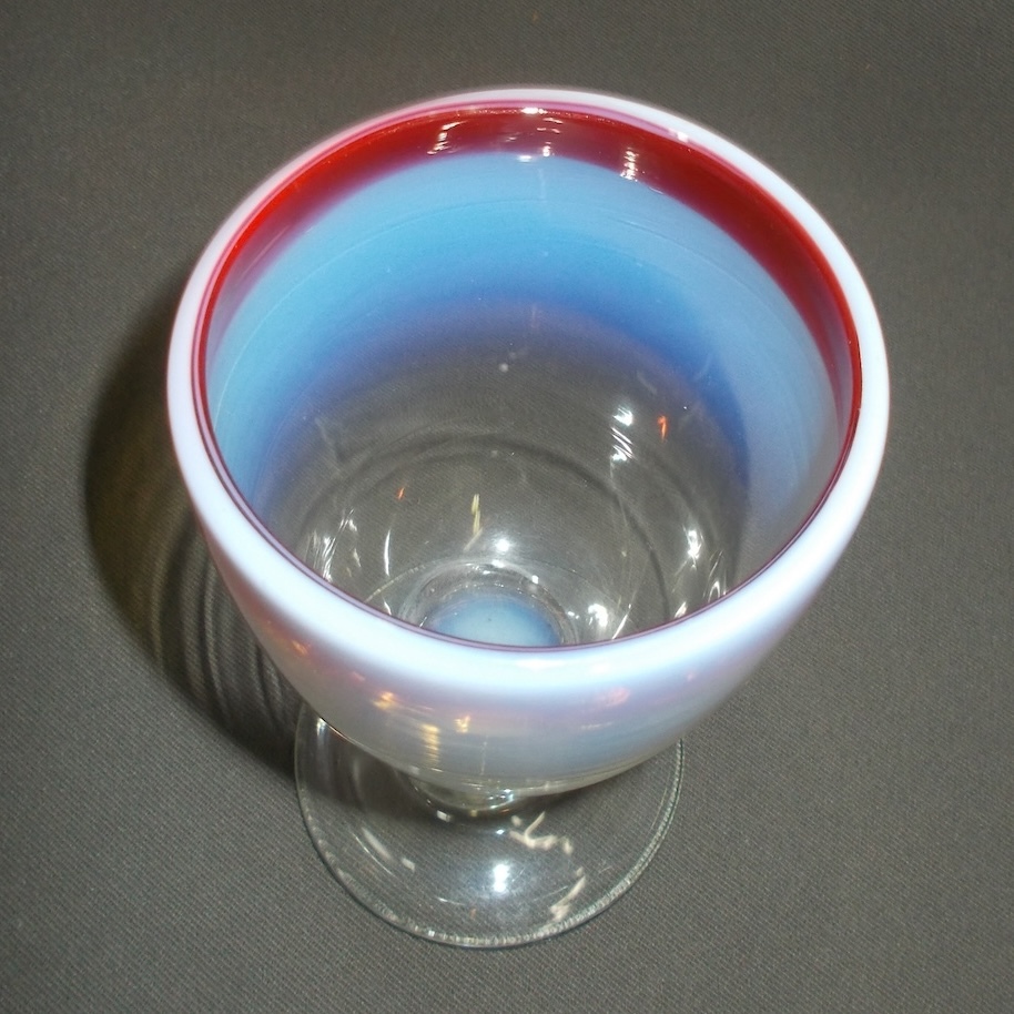 ☆明治大正ガラス☆赤縁乳白ぼかしガラスゴブレット☆氷コップ ☆明治大正ガラス☆赤縁乳白ぼかしガラスゴブレット☆氷コップ